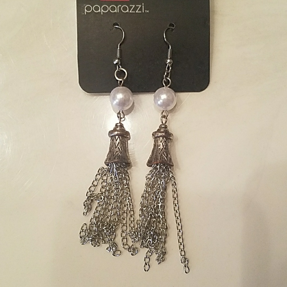 Pearl silver dangly earings